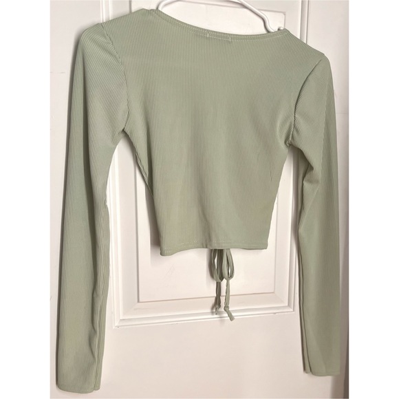 BooHoo Long Sleeve Crop - Picture 3 of 5